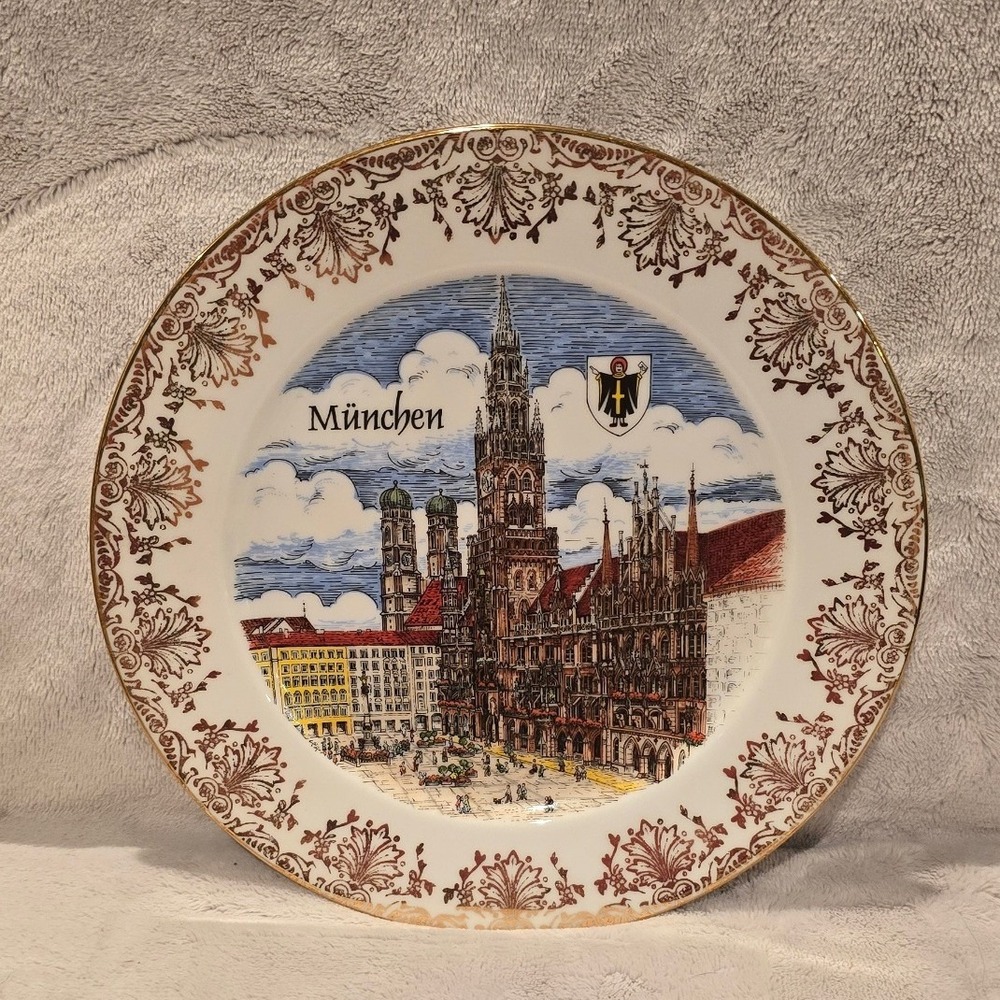 Vintage Kleiber Porzellan Munchen Plate 22K Gold Trim Bavaria Germany Munich